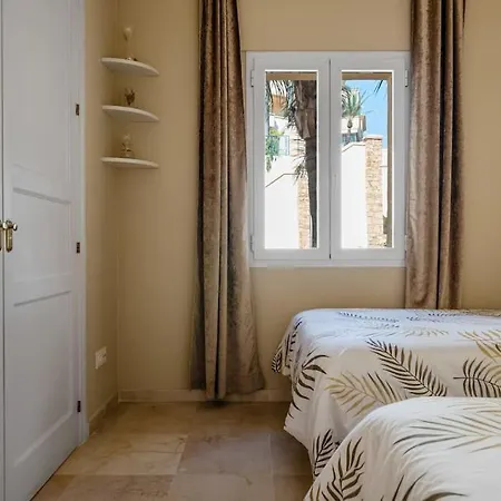 Elviria Hills 3 Bedroom 2 Bath *