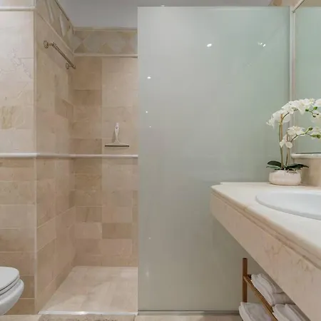 Elviria Hills 3 Bedroom 2 Bath Apartamento *